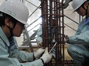 鉄筋コンクリート施工実習風景