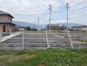 六里遺跡の調査前発掘区全景の写真です