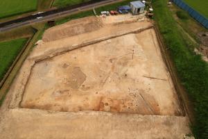 公文垣内南遺跡の東区全景の写真です