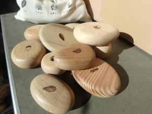 丸い形の木のおもちゃ