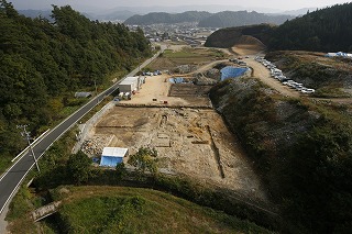 与島B地点遺跡の全景（北から撮影）