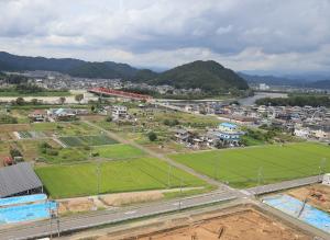 芥見町屋遺跡の調査前発掘区遠景写真です