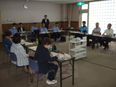 画像（警察協議会において意見交換）
