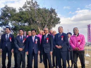 県庁前公園「ぎふ結のもり」にて「揖斐二度ザクラ」植樹式