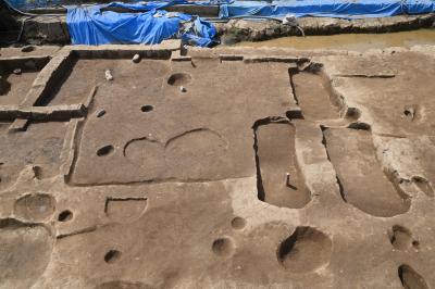 方形土坑群（右側）　