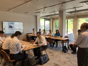 中部スノーアライアンス(株)において、計画的に行ってきた人工降雪機や人工造雪機の投資効果について、説明を受ける委員