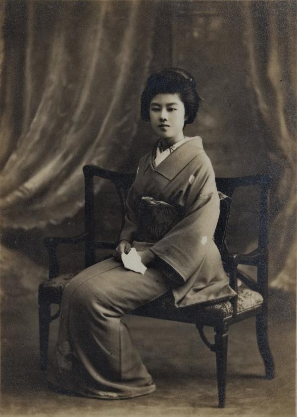 青木ぎん肖像写真