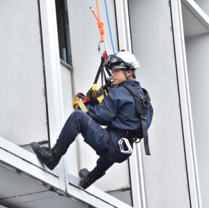 機動隊レンジャー訓練の様子