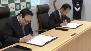 署名の様子