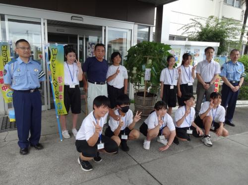 ひょうたんの前で記念撮影