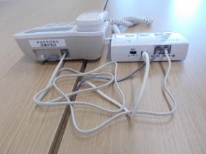 防犯対策電話録音機と電話機の接続写真