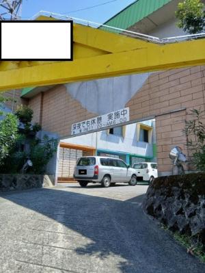 車庫（入口より撮影）