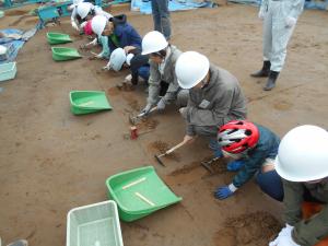 発掘体験の様子１