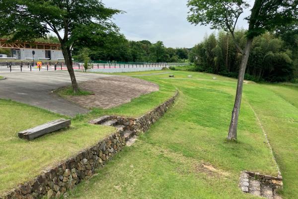 石積みのテラス状護岸