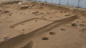 古代の竪穴建物と中世の区画溝