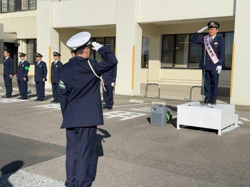 山田修作氏一日警察署長出発式