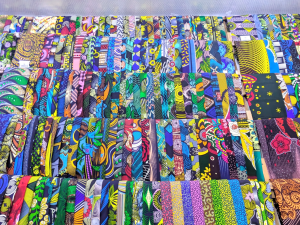 壁に掛けられたチテンゲ