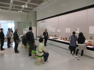 展示解説の様子です