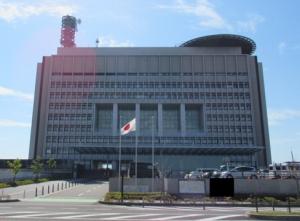警察本部庁舎正面