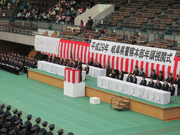 岐阜県警察本部年頭視閲式の様子