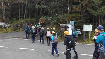 御嶽山研修登山の様子1