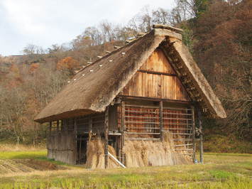 和田家板蔵稲架小屋