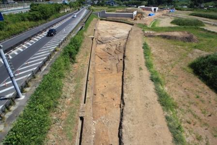 平成30年度発掘調査の発掘区全景（南西から）