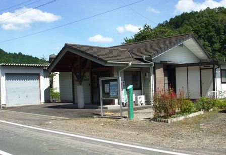 神渕駐在所の外観