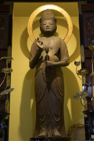 木造観世音菩薩立像