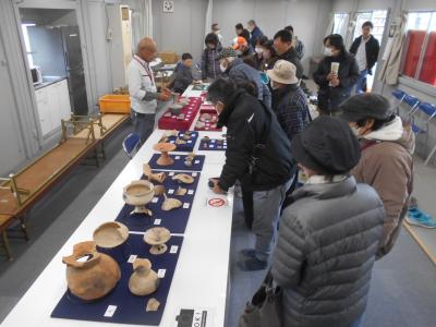 国事業の遺物展示の様子です。