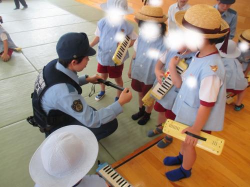 警察官とのふれあい